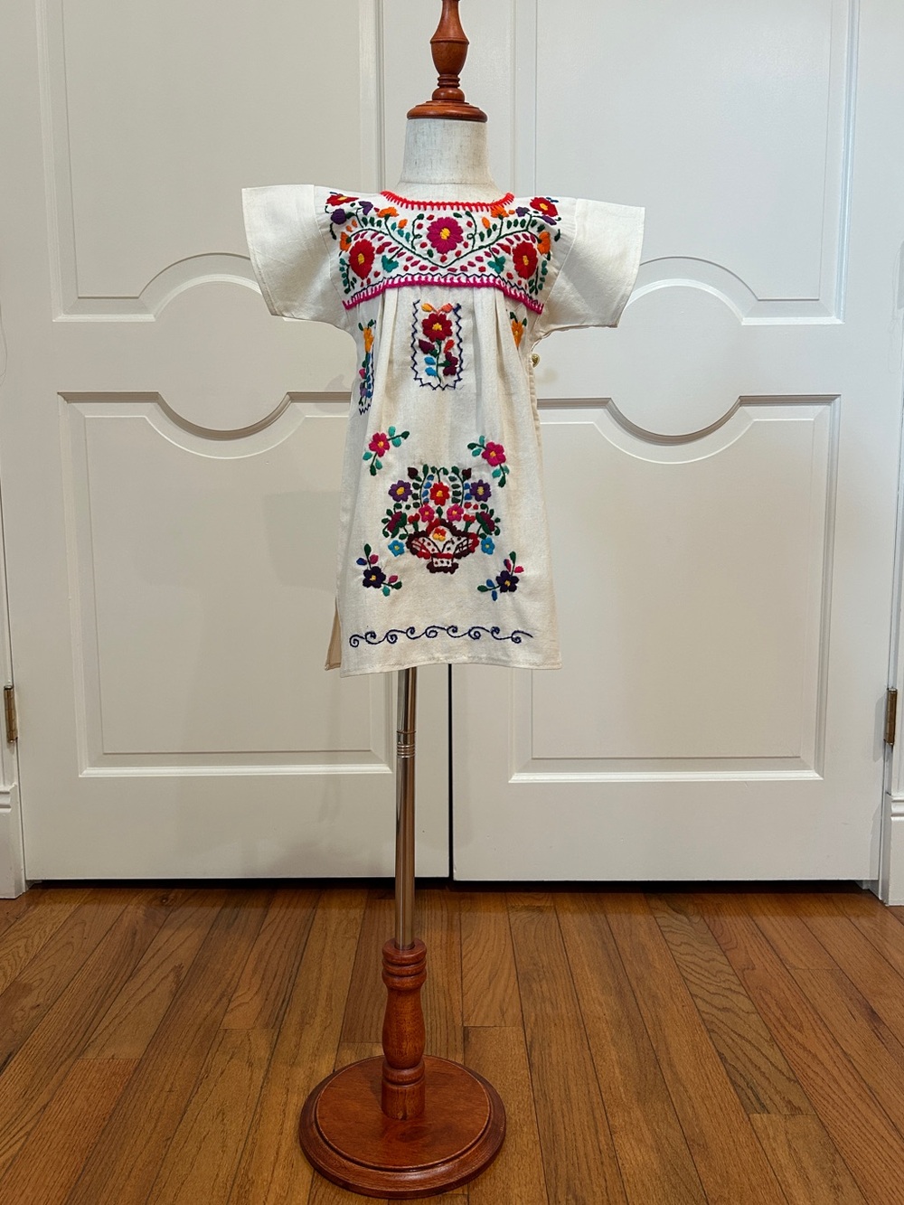 Tehuacan Girls Mexican Dress hand embroidery.
